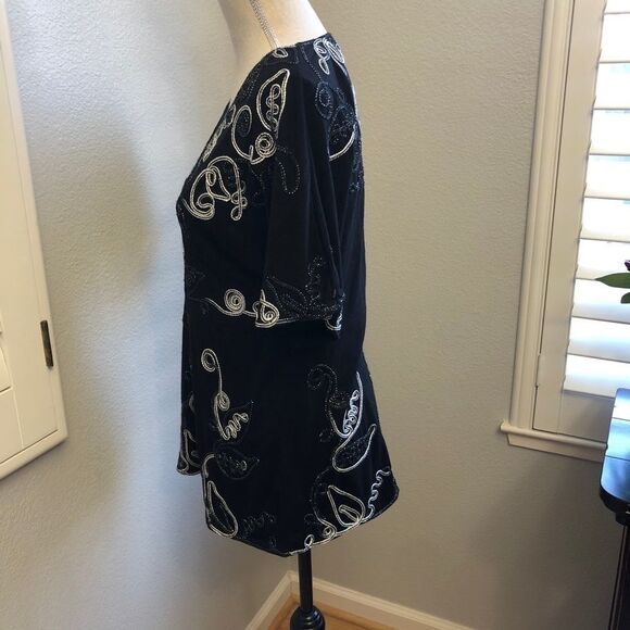 LAUREN MICHELLE V-neck Pullover Embroidered Tunic - Picture 3 of 6